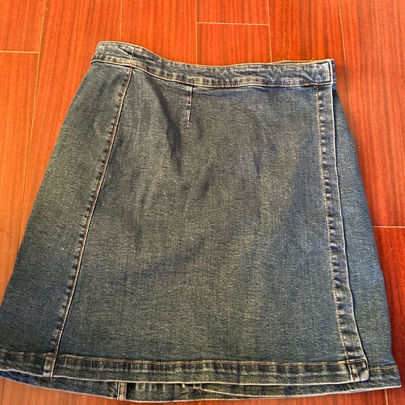 Set of 2 womens skirts size M/L jean and corduroy - Picture 1 of 7
